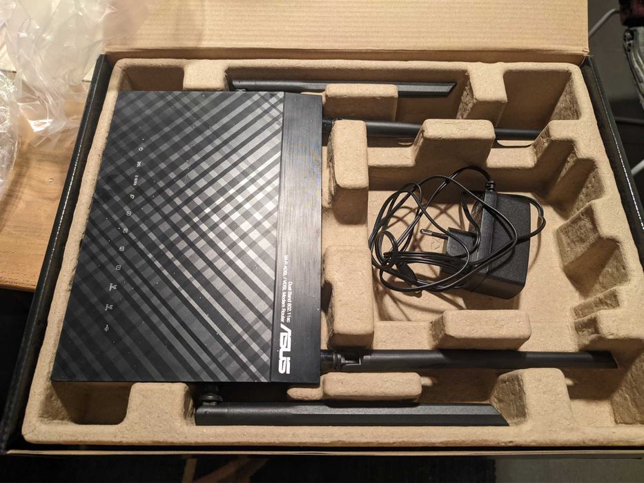 Продам Роутер DSL-АС52U б/у