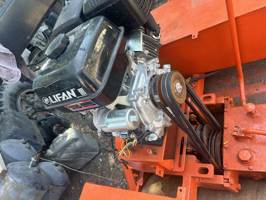 Каток дорожный тротуарный ДУ-95-2