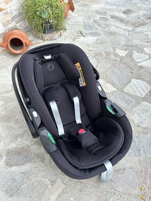Scoica auto Maxi Cosi Pebble 360 pro cu adaptori