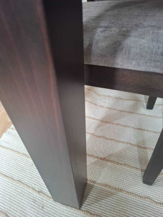 Трапезна маса с четири стола