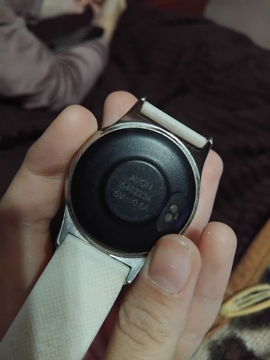 Продам часы, плохо работают