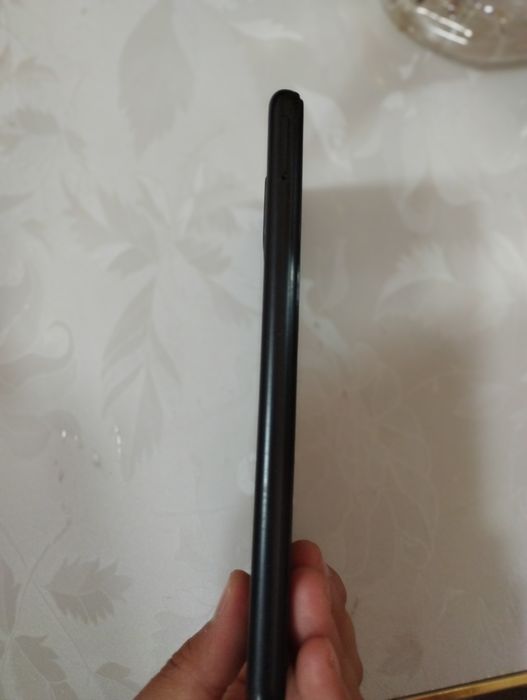 Samsung A12 holati yaxwi. Dokument karobkalari bor. Narxi keliwiladi