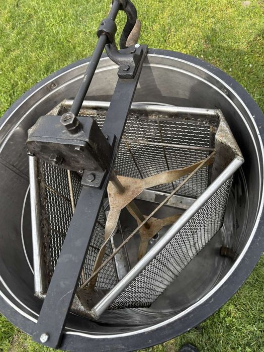 Центрофуга за пчелен мед