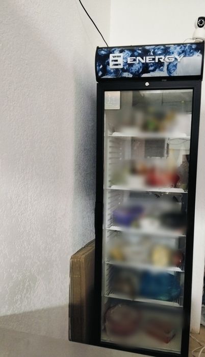 Витрина холодильник сотилади