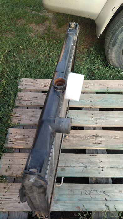 Продам радиатор на Сюрф 185