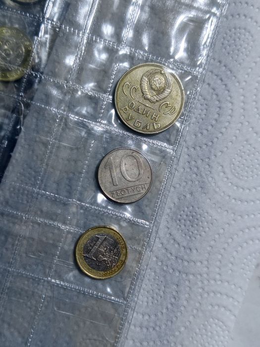 Продам монеты Тенге Рубль Сом