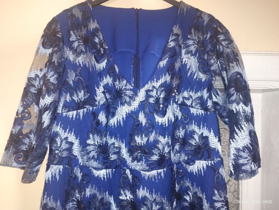 Rochie eleganta de dantela cu paiete  făcută la comanda