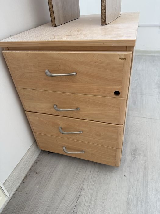 Шкаф стол хорошее состояние