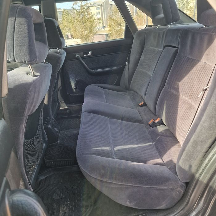 Продам ауди 100 на уверенном ходу