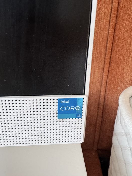 HP All-in-One (моноблок) с процессором Intel Core i3.