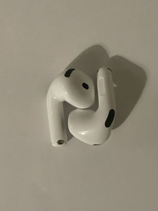 Apple AirPods 4 ANC cu factură