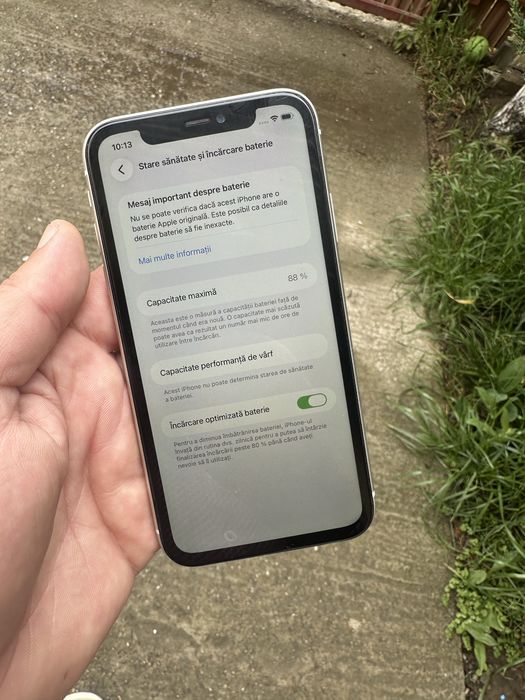 Pentru piese Iphone 11 spart spate placa buna