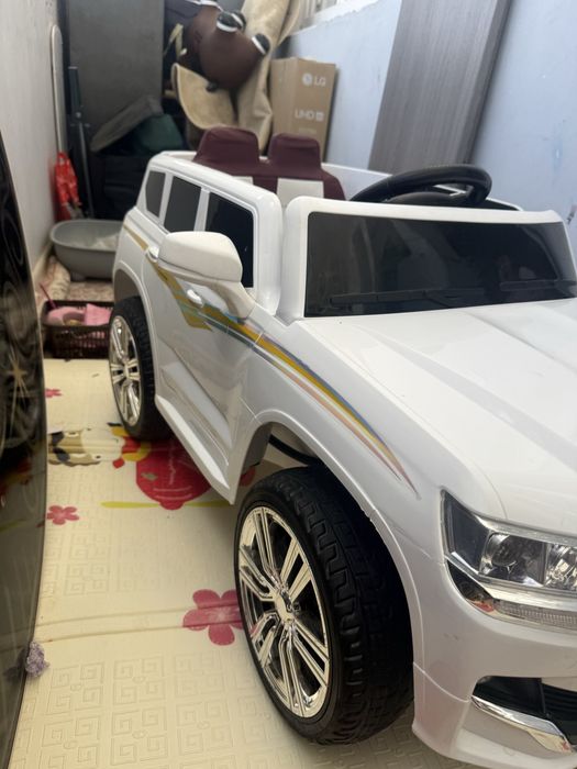 Детский автомобиль