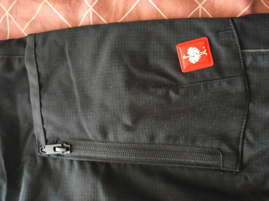 Vând pantaloni ELGEBERT STRAUSS mărimea 34