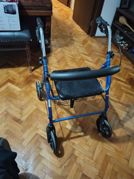 Cadru de mers ortopedic