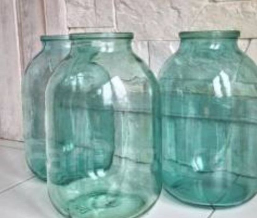 Продаются 2-х литровые банки