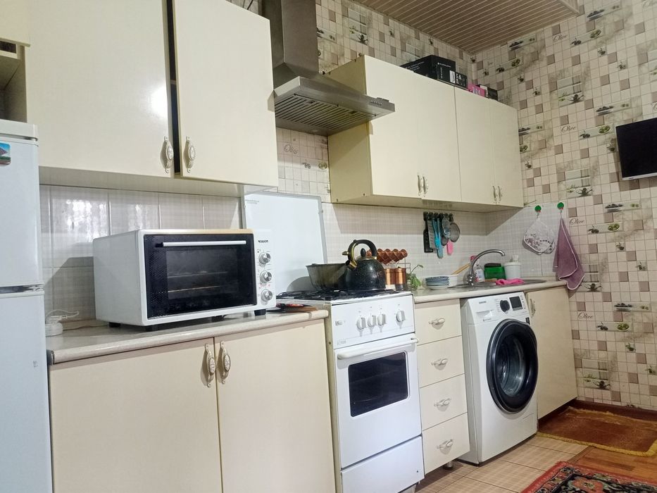 Продам кухонный мебель