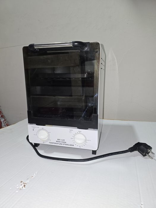 Продам пылесос для маникюра, сухожар, стул