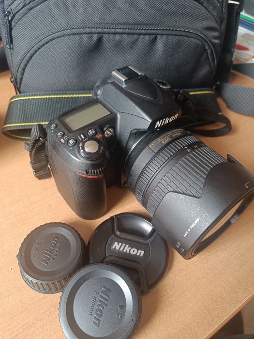 Nikon D90 и обектив Nikkor AF-S 18-105 DX