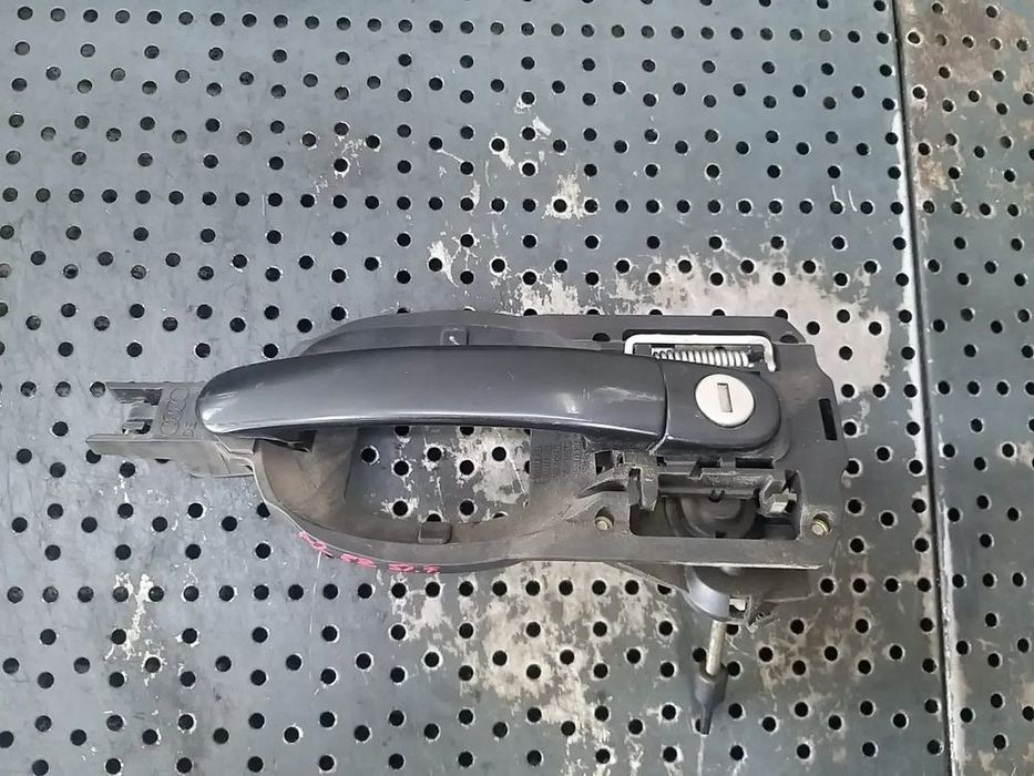 Maner usa stanga fata audi a2 8z0 153352010