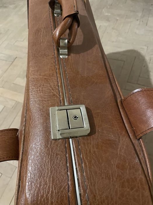 Geamantan vintage din piele