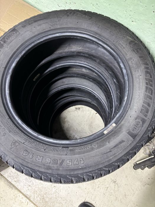 Продам 2 балона резины мишлен.