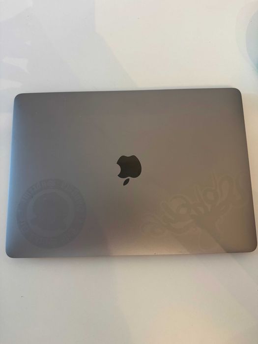 MacBook Pro 13" 2019 i5 8GB - stare buna, functional