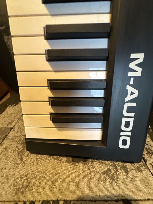 М аудио миди клавиатура