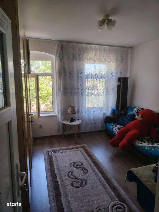 Casa de vanzare, 741 mp teren, zona Cosoveni -Dolj