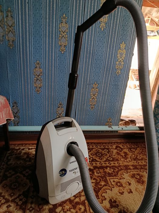 Продаётся пылесос Samsung 1600 Watt