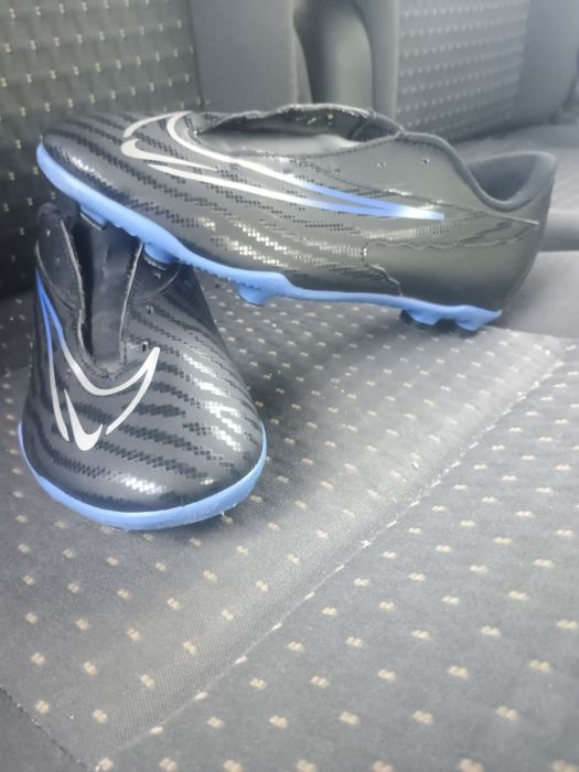 Ghete de fotbal Nike Phantom mărimea 38