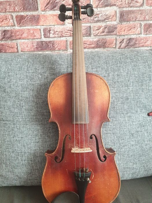 Vioara veche DE VÂNZARE