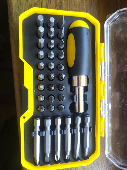 ОтвертКи и увеличитеное стекло. Новые в упаковке.