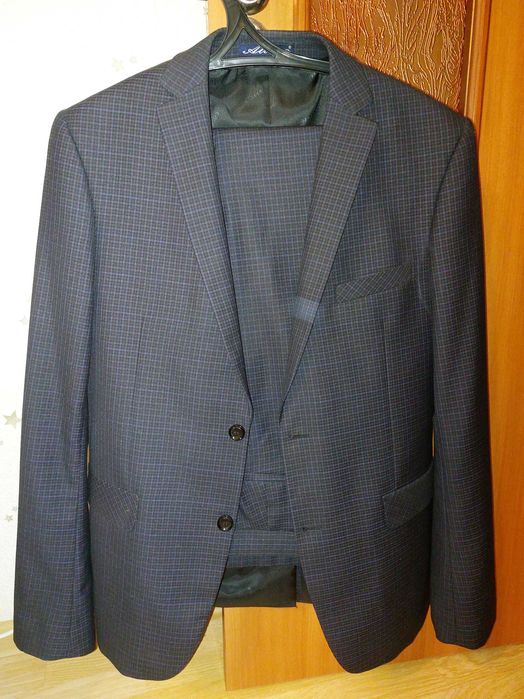 Продам мужской костюм
