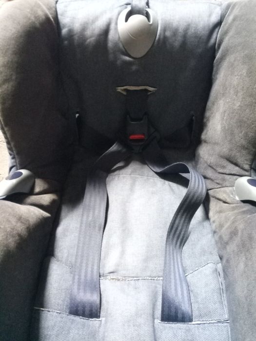 Scaun auto pentru copii Maxi Cosi,grupa 9-18 ani.