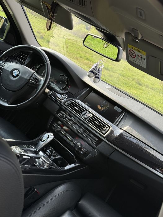 BMW F10 520d // sport line // 3 butoane   -2015-