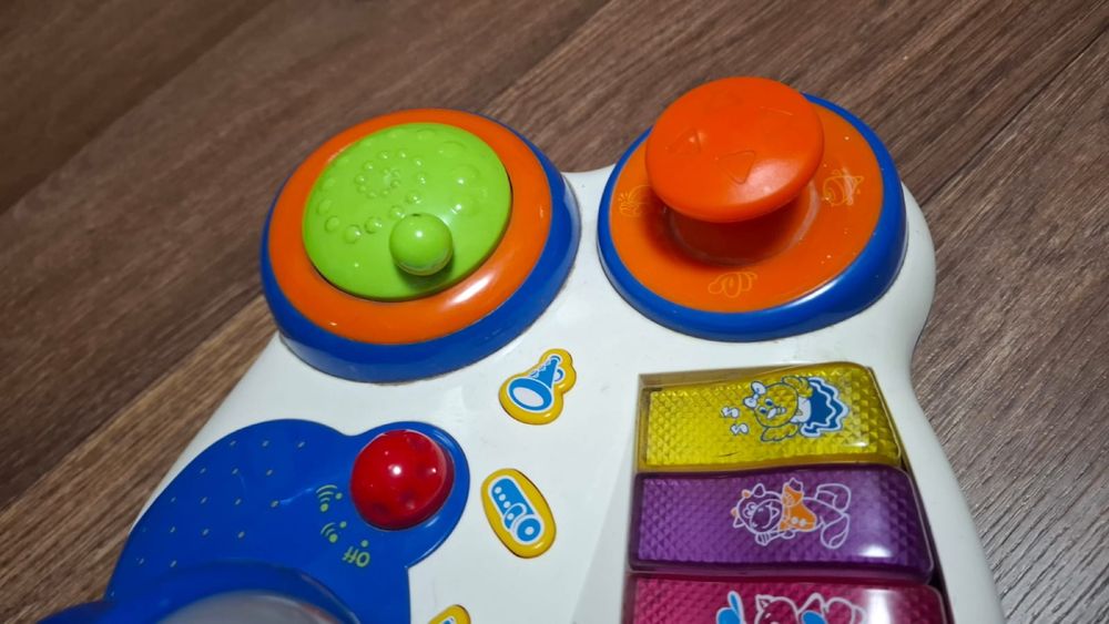 Музыкальная игрушка Chicco "Пианино"