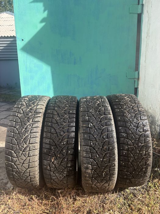 Зимние автошины 185/65R14 BRIDGESTONE.