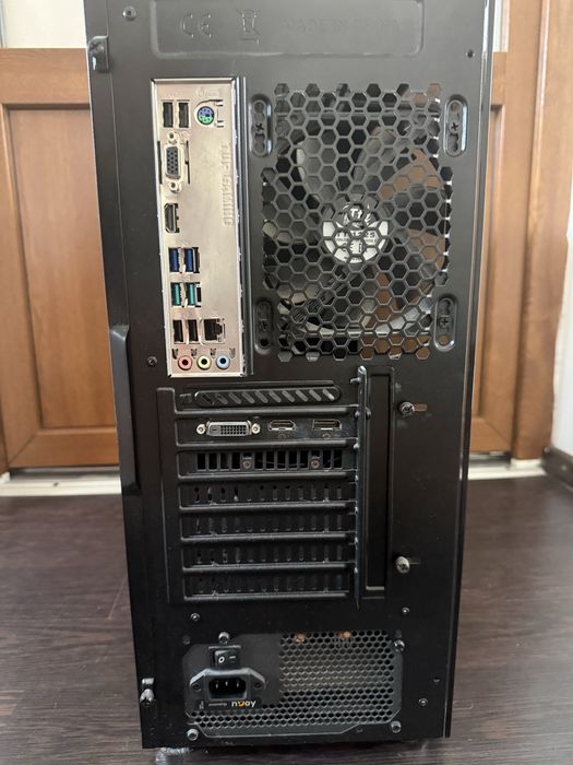 Vand setup gaming (Pc , calculator , monitor , tastatura , mouse