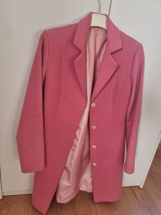 Продам розовое пальто