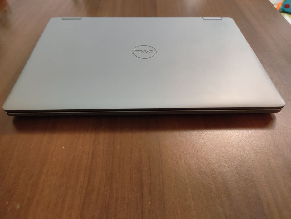 Лаптоп Dell Latitude 3310 2in1 Touch i5-8265U 16GB Ram 256 SSD