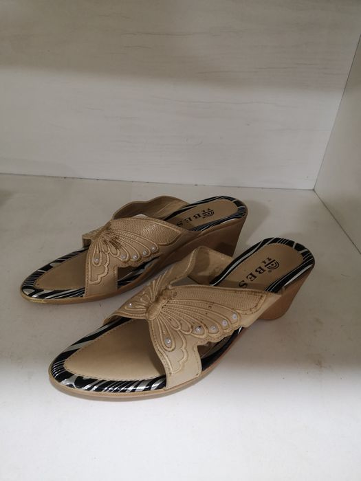 Продам шлепки со скидкой