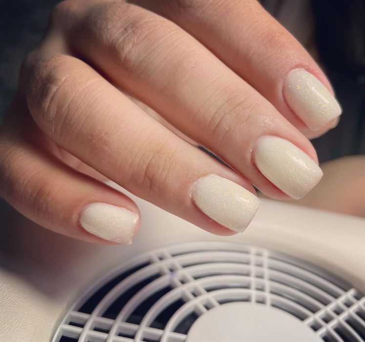 Маникюр и педикюр