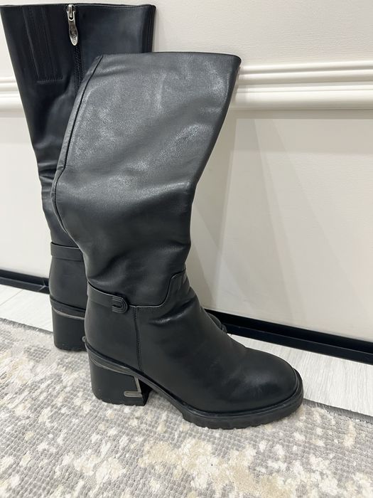 Продам зимние сапоги