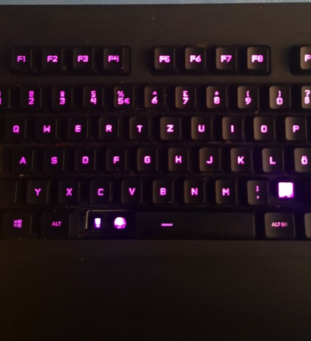 Vand tastatura Gaming Logitech G213