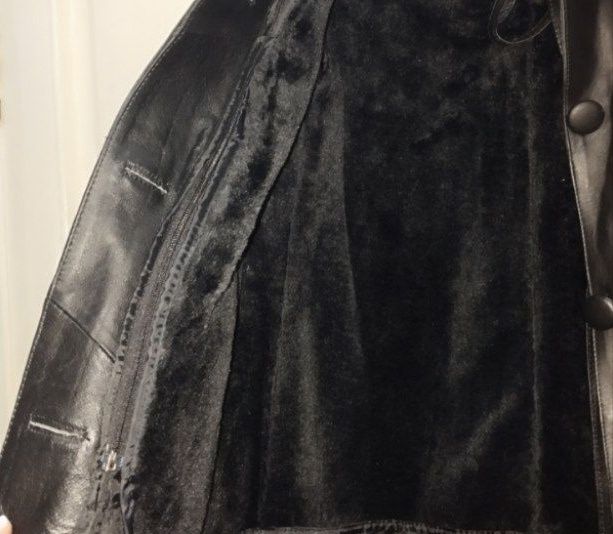 Продается кожаный плащ