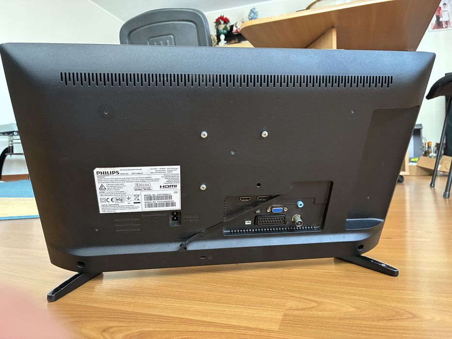 Televizor  PHILIPS  cu telecomanda