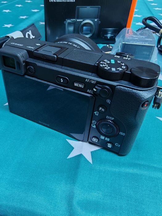 Sony Alpha 6400 (16-50mm)