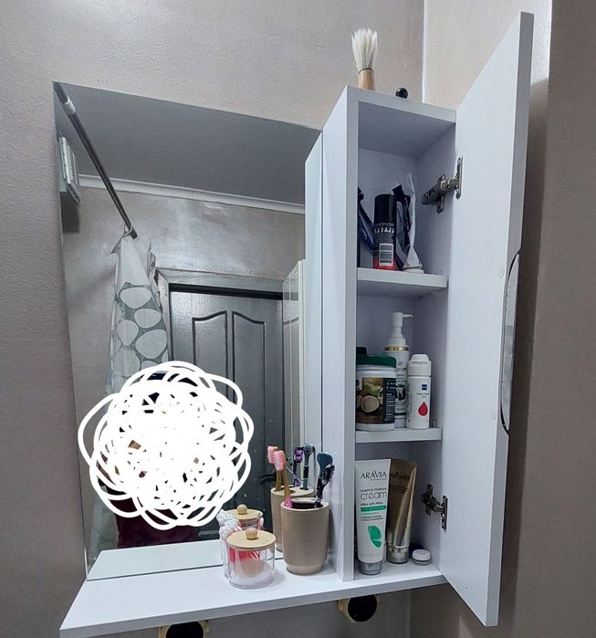 Продам шкаф и зеркало для ванной