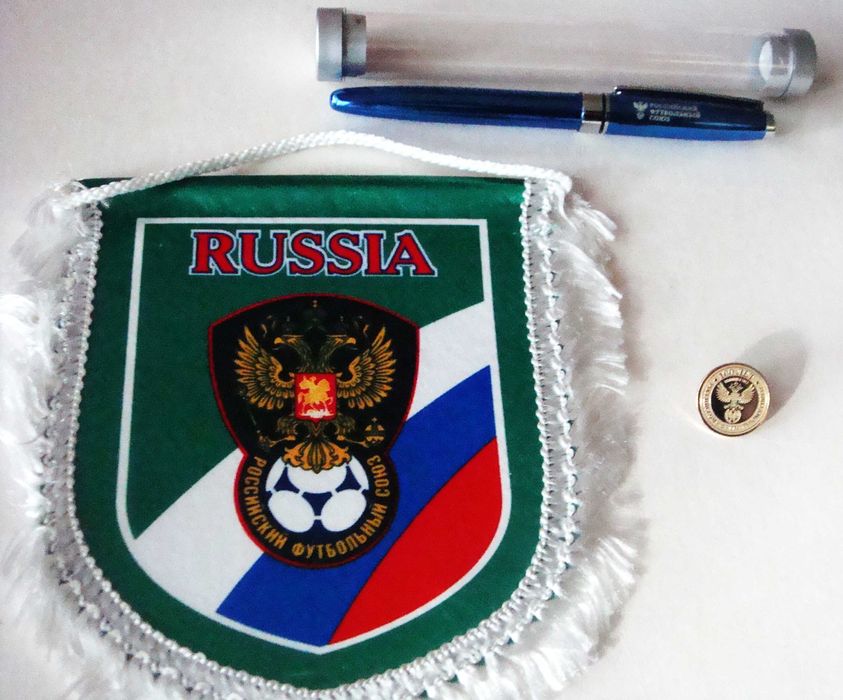 Лот фен артикули от футболни федерации